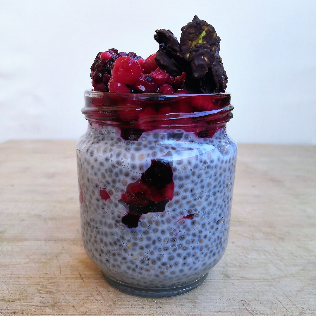 Pudding de chía con frutos rojos